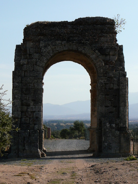 L'arc de <i>Cáparra</i> Symbole de la "signalisation administrative" en <i>Extremadura</i>