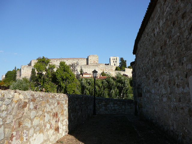 05 Zamora Muraille du Château et tour de la Cathédrale