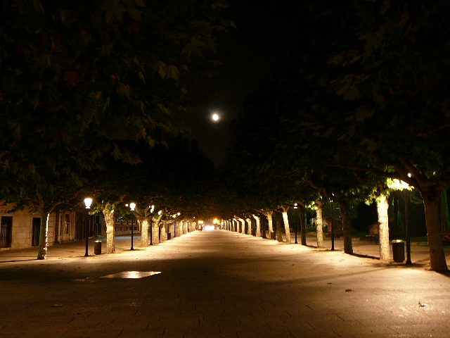 10 Burgos Clair de lune Promenade de l'<i>Espolón</i>