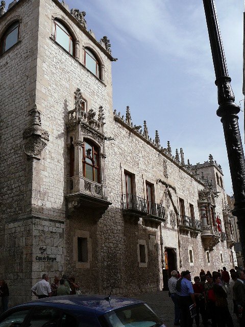 <i>Casa del Cordón</i> 